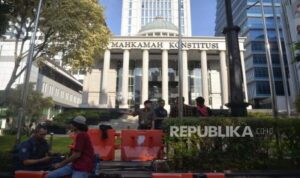 Beberapa Orang Mengaku Keluarga Saksi dari Partai Demokrat Mengamuk di Gedung MK