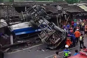 Kronologi Kecelakaan Tewaskan 1 Orang di Jalur Purworejo-Magelang, Truk Oleng Tabrak 2 Mobil