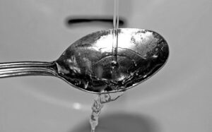 150 ml Air Berapa Sendok Makan? Begini Penjelasannya