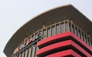 5 Kontraktor Pemberi Uang Ijon ke Eks Bupati Situbondo Karna Suswandi Ditahan KPK