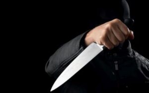 Pemuda di Bekasi Diserang Pria Misterius, Lehernya Ditusuk Obeng