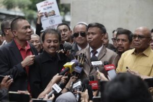 Dituduh Edit Ijazah Jokowi, Rismon Sianipar Berencana Gugat Polri Rp126 Triliun