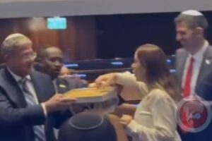 Ben Gvir Bagikan Manisan saat Parlemen Israel Setujui RUU Hukuman Mati untuk Tahanan Palestina