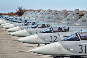 Perbandingan Kekuatan Militer Hungaria dengan Irlandia: Sekutu NATO Kuat vs Negara Tanpa Jet Tempur