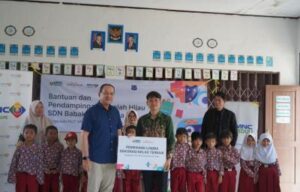 HUT Ke-36 MNC Group, MNC Peduli Bantu Perbaikan Kantor SDN Babakan Kencana