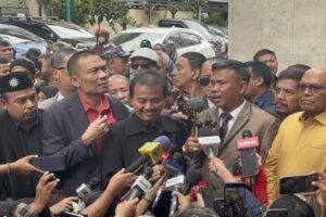 Diperiksa Soal Ijazah Jokowi, Roy Suryo Cs Tiba di Polda Metro