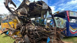 Bus Rombongan Gereja Tiba-Tiba Hantam Tebing, Puluhan Orang Luka