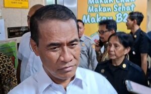 Mentan Amran Pastikan Proyek Pembangunan Peternakan Tak Ganggu Peternak Kecil