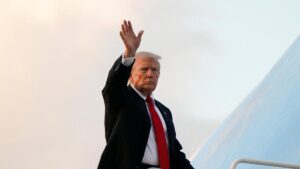 159 Orang Tewas Dihantam Tsunami Raksasa, Trump Tidak Peduli