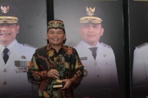Gubernur Agustiar Sabran Raih Penghargaan Inovasi Membangun Kalteng