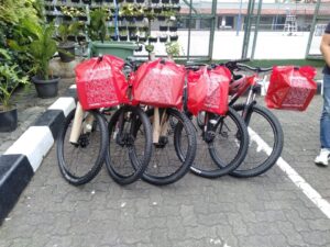 Polygon Bikes Salurkan Sepeda bagi Penggerak Rumah Belajar di Alor
