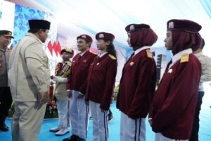 Prabowo Kagum Lihat Anak Cleaning Service hingga Ojol Orasi 4 Bahasa Asing