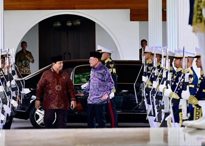 MOMEN EPIC DIPLOMASI! Anwar Ibrahim Bertemu Prabowo, Bahas Dampak Dahsyat Perang Iran-Israel yang Bisa Guncang Dunia