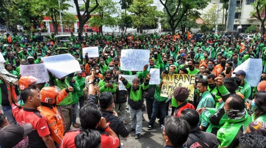 Aksi “Indonesia Bangkrut”, Demo Mahasiswa Bawa 5 Tuntutan Ke Prabowo-Gibran